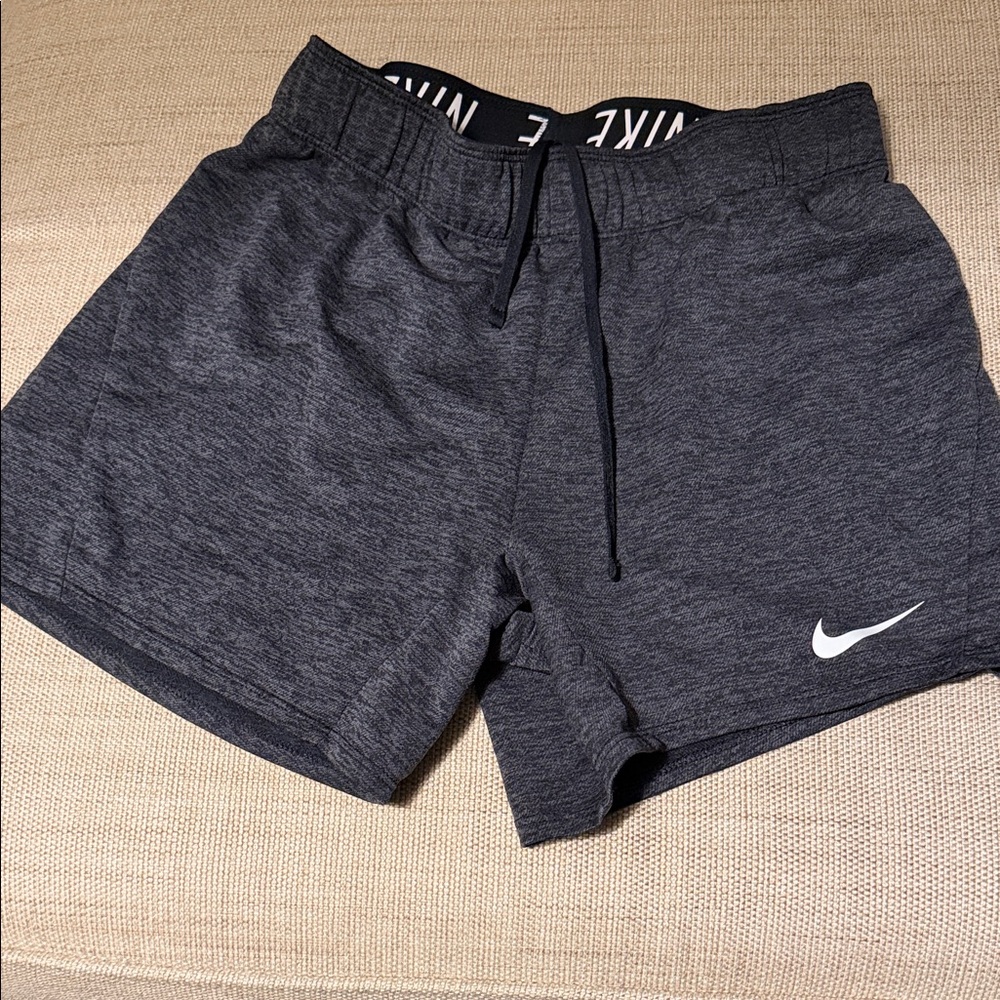 Nike Women's Dri-FIT Attack Training Shorts heather gray elastic waistband + Tie